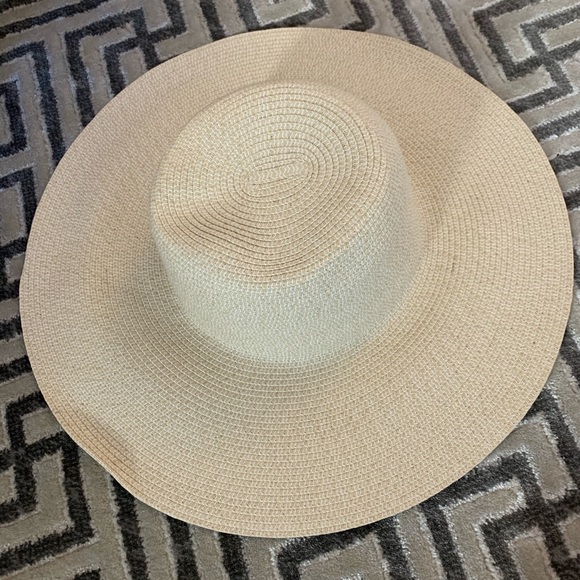 Hat - Picture 2 of 3